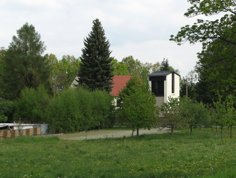 Katharinenkirche Helmsdorf mit freistehende Kirchturm
