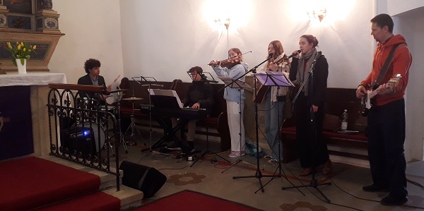 Bild der Jugendband noch mit alter Besetzung
